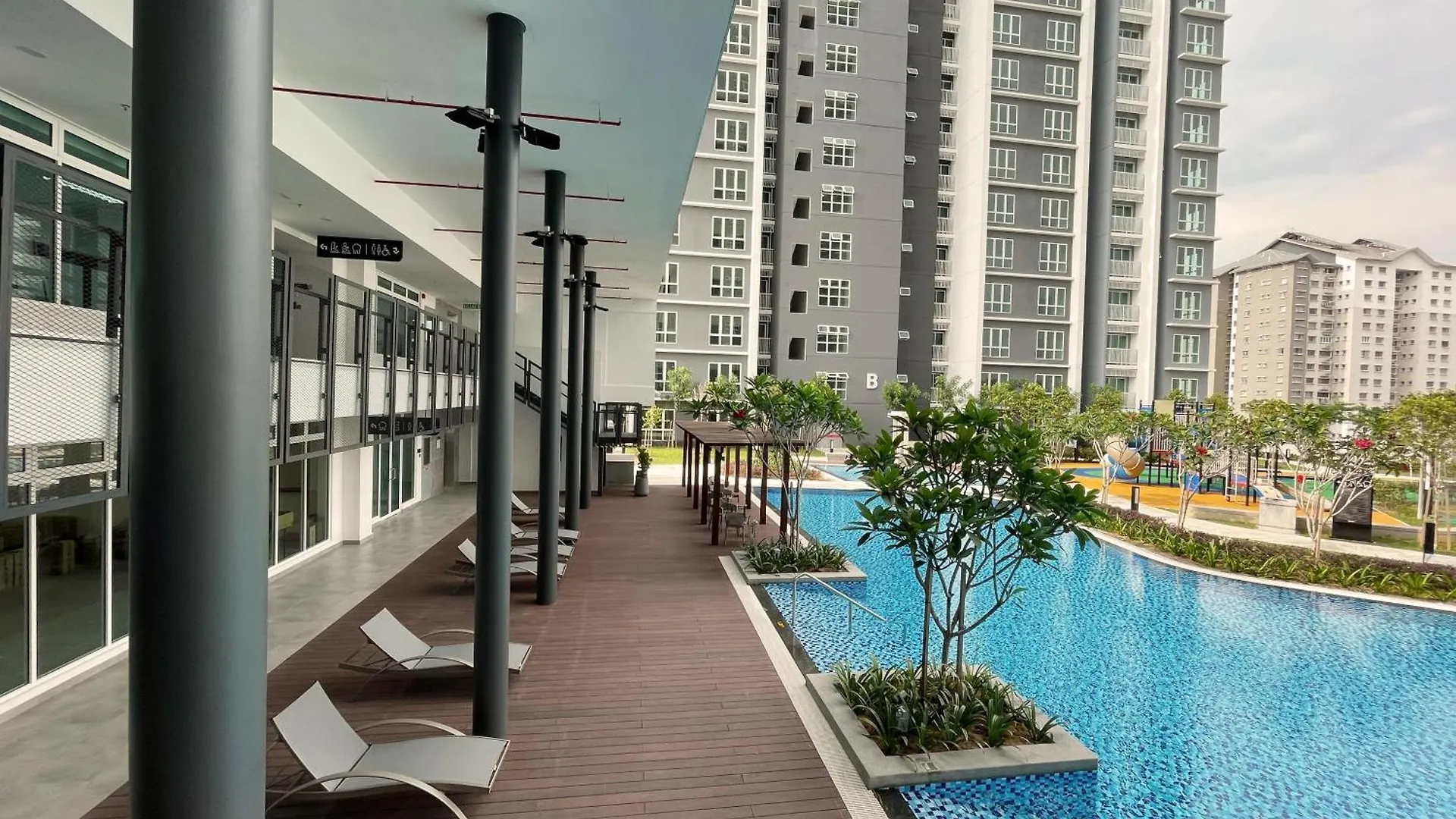 121 Residences By The Homez Near One Utama, Starling Mall, Atria Petaling Jaya 0*,  Malaysia