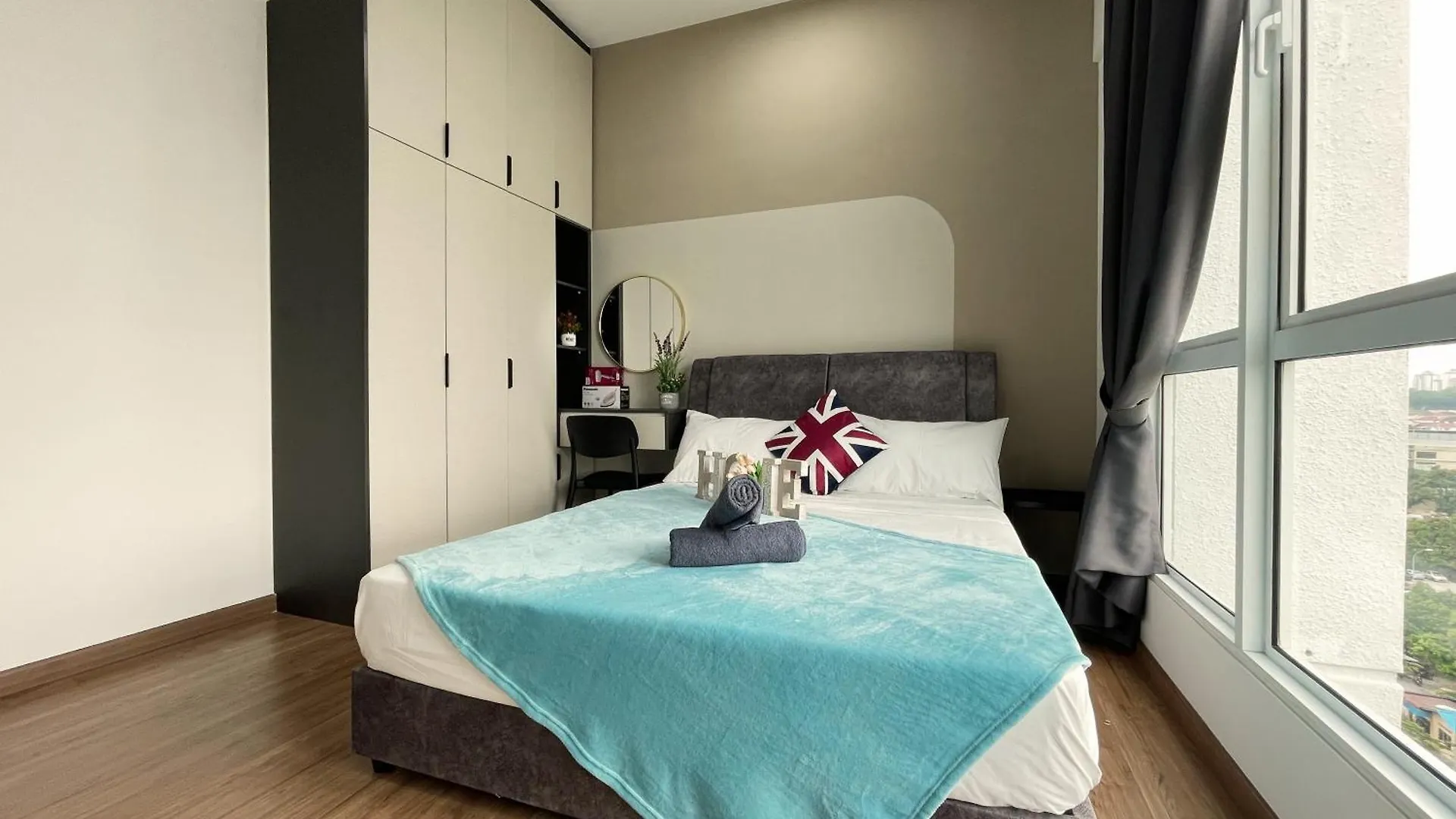 121 Residences By The Homez Near One Utama, Starling Mall, Atria Petaling Jaya 0*,
